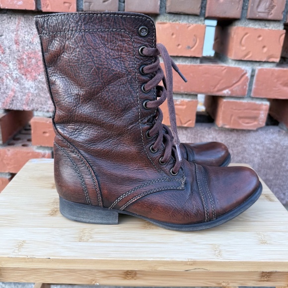Distressed brown leather combat boots - Picture 4 of 8
